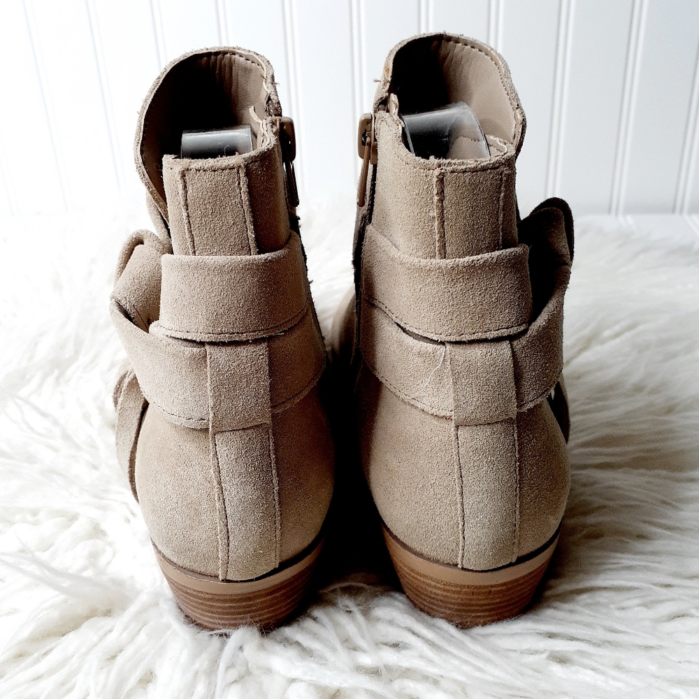NEW GUESS Women's Camrin Suede Booties - Picture 3 of 13